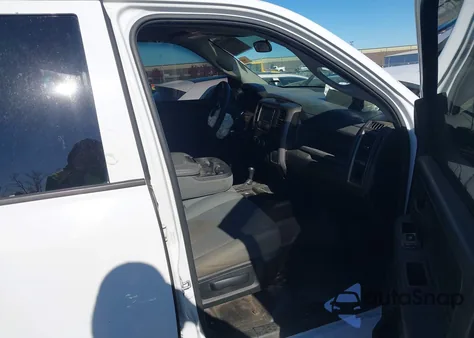 2018 Ram 2500 Tradesman 4X4 6'4 Box z USA, uszkodzony, nr VIN 3C6UR5CLXJG405653